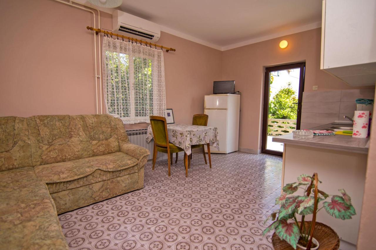 Appartement Nena à Mali Lošinj Extérieur photo