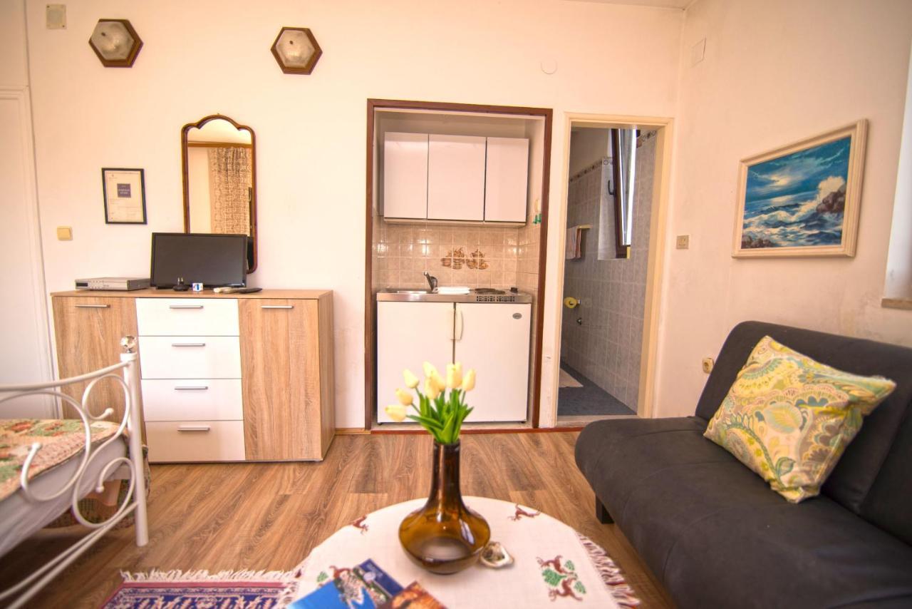 Appartement Nena à Mali Lošinj Extérieur photo